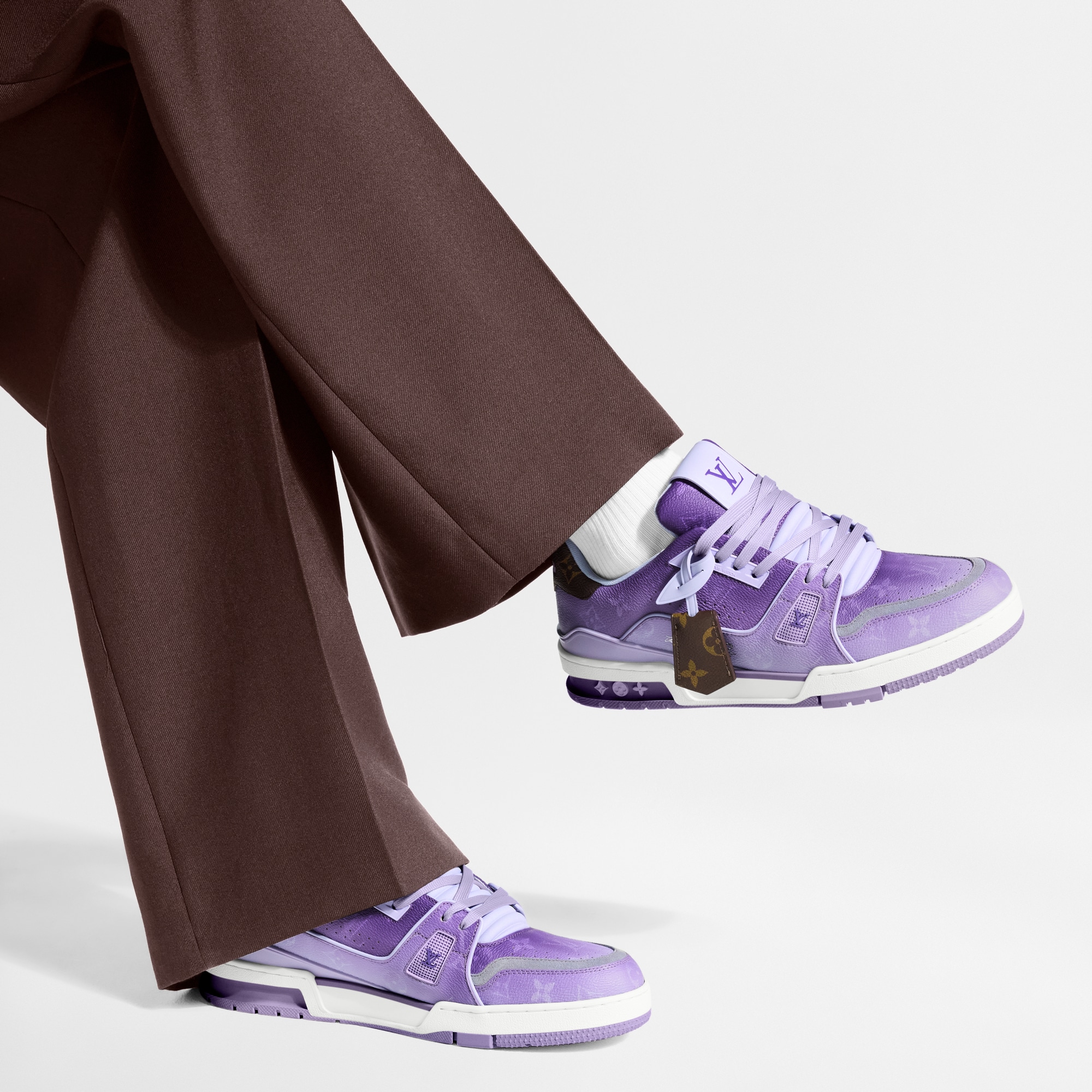 LV Trainer Sneaker - Valentine's Day Gifts for Him | LOUIS VUITTON